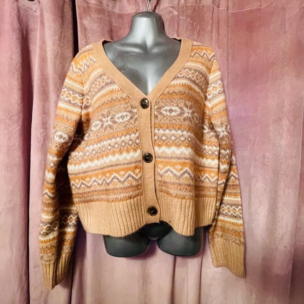 Cropped Button Sweater - Picture 2 of 5